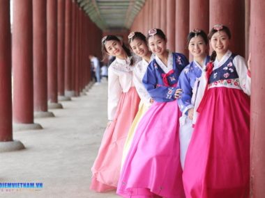 Mặc Hanbok Hàn Quốc