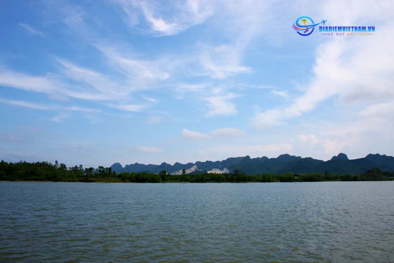 Hồ Yên Thắng 
