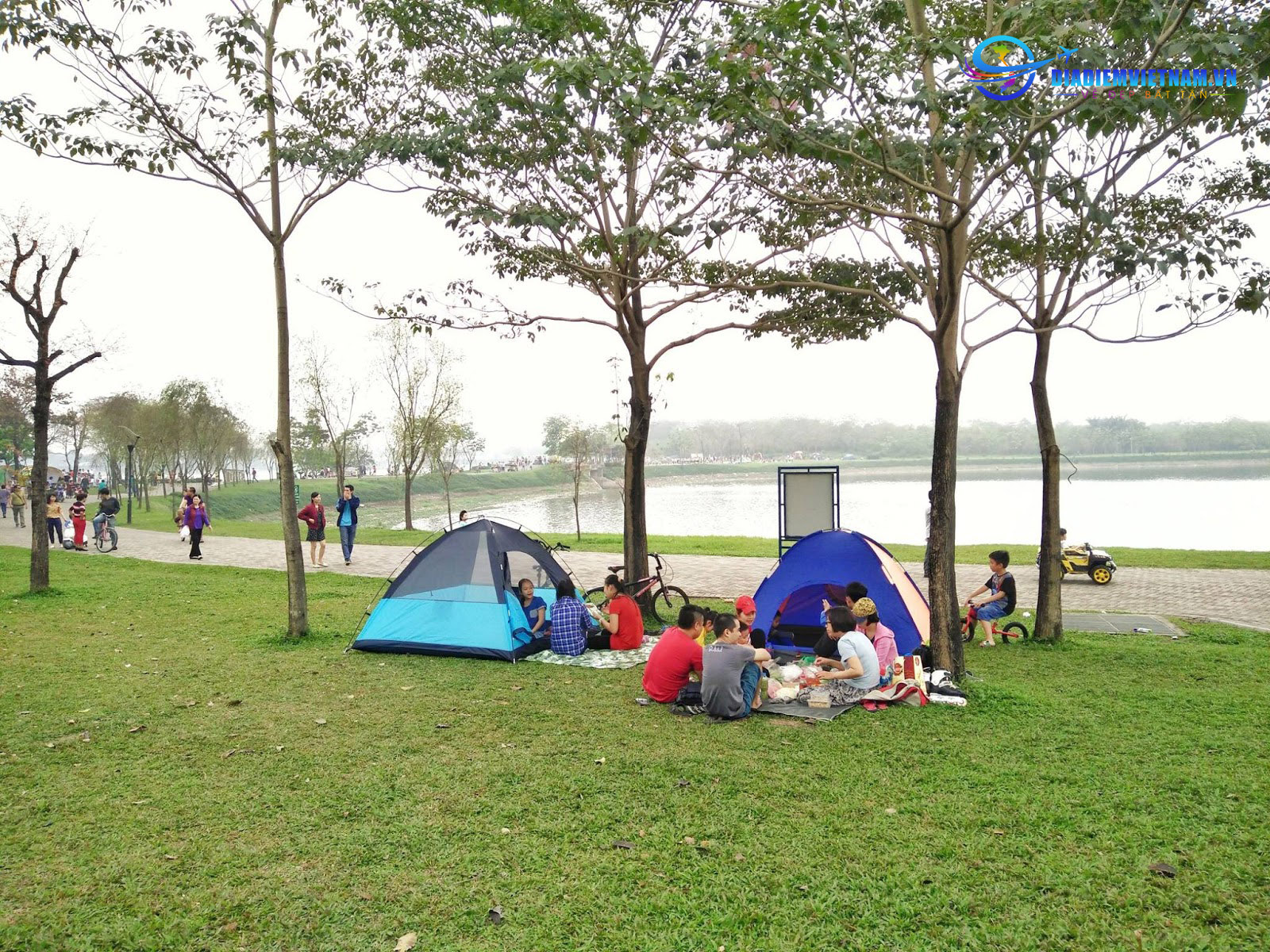 cắm trại tại công viên yên sở