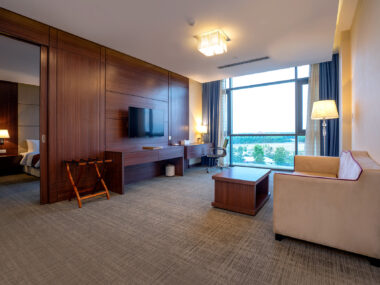 Phòng Premier Suite tại Khách sạn Becamex Bình Dương