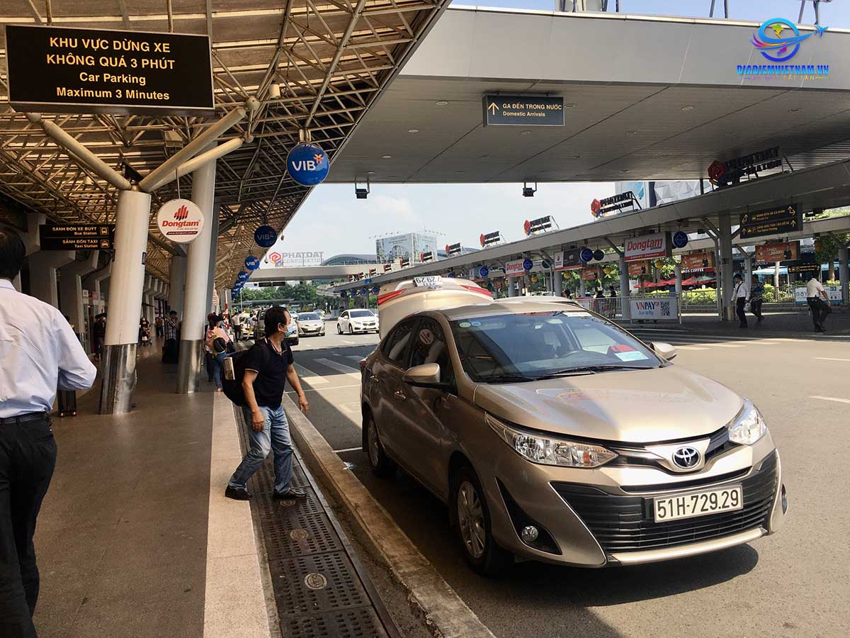 taxi đi sân bay Nội Bài