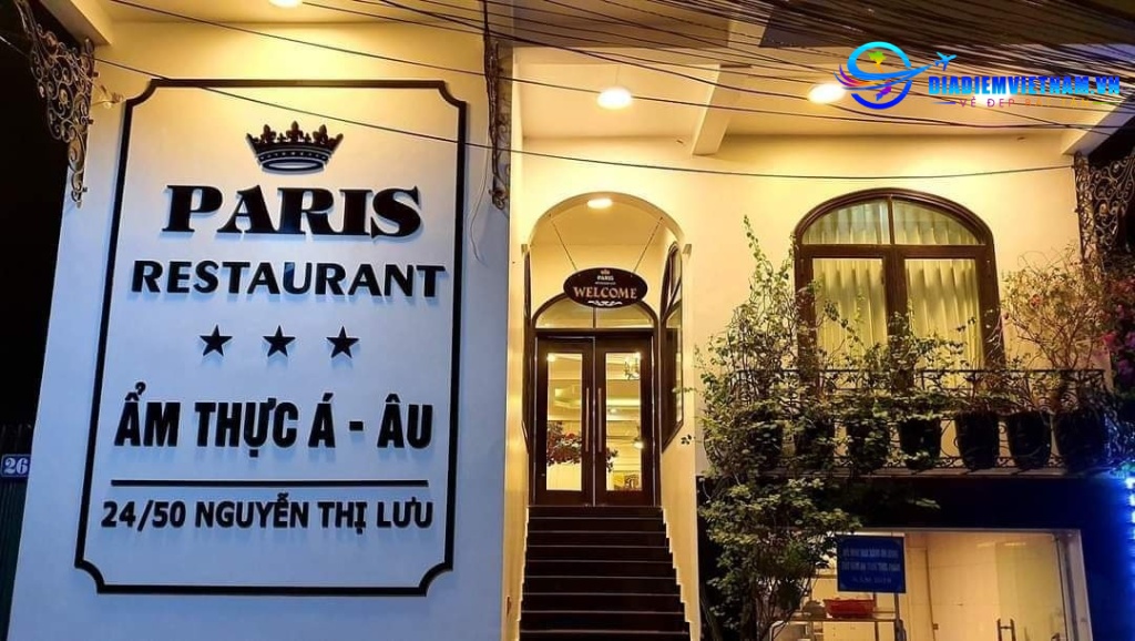 Lối vào nhà hàng Paris