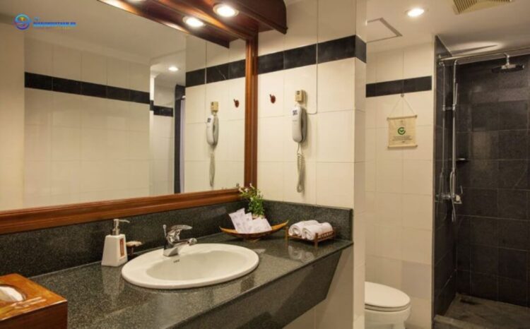 phòng tắm Victoria Chau Doc Hotel