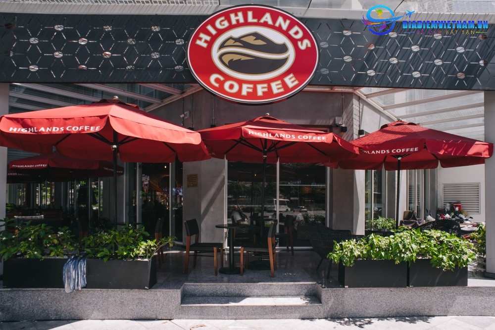 Highlands Coffee quán cà phê được yêu thích nhất Hạ long 