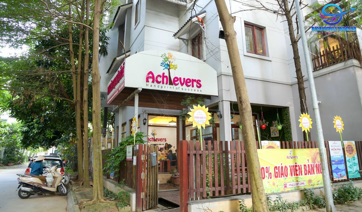 Ngoại ngữ Achievers