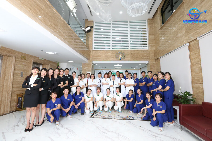 Đội ngũ bác sĩ tại bệnh viện thẩm mỹ Đông Á