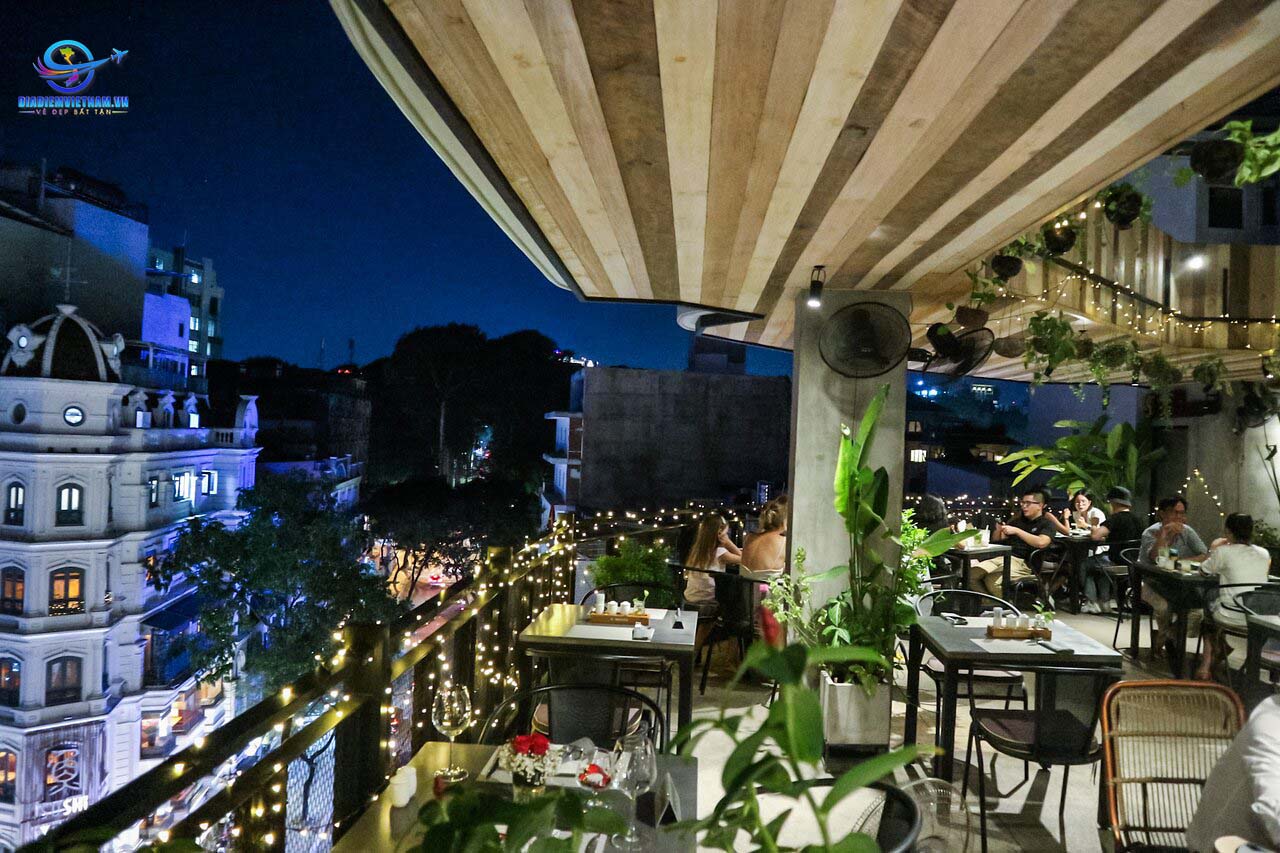 chanh-bistro-rooftop