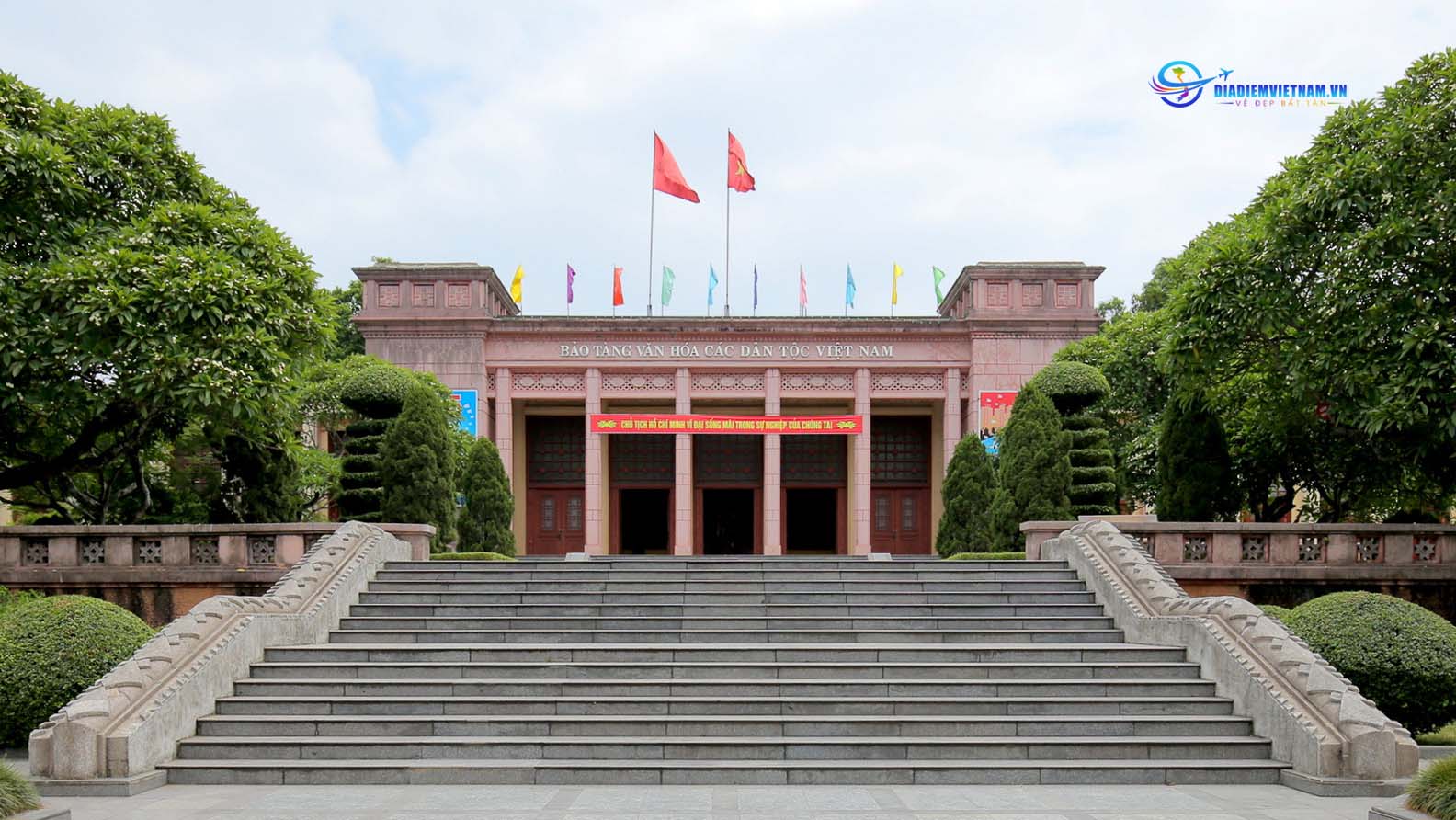 Bảo tàng các dân tộc Việt Nam 