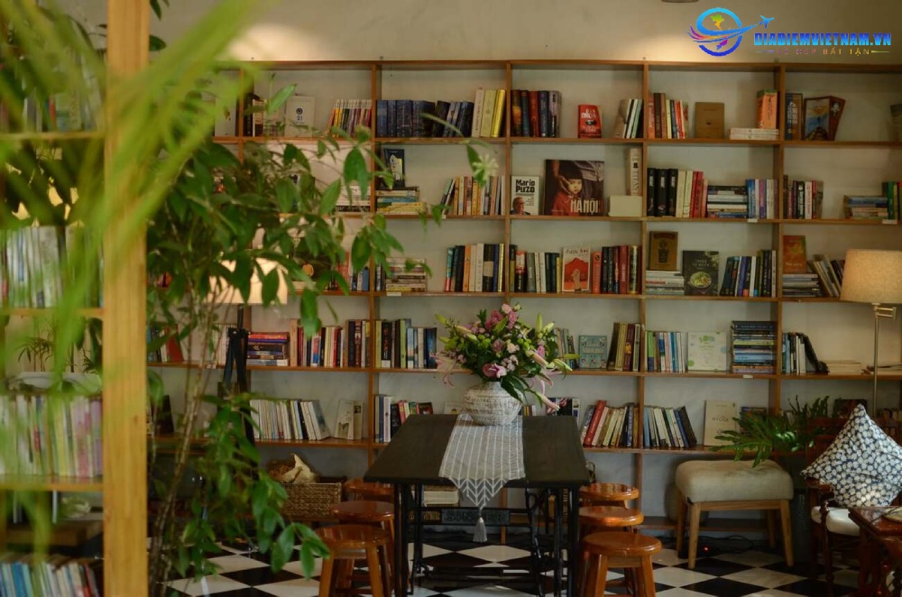 PHD Book & coffee - Quán cafe sách Phú yên