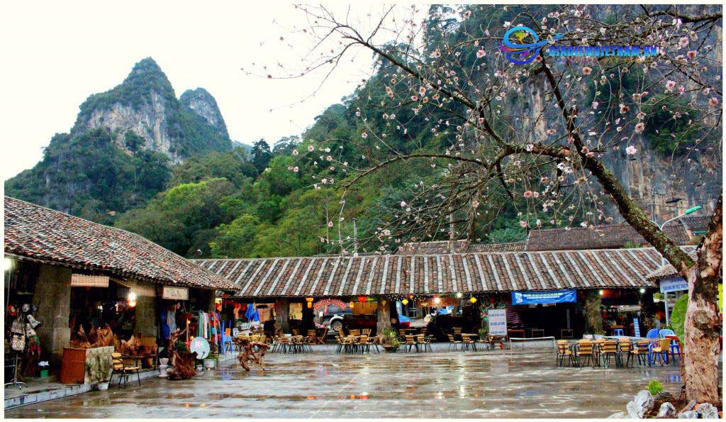 Chợ cổ Đồng Văn