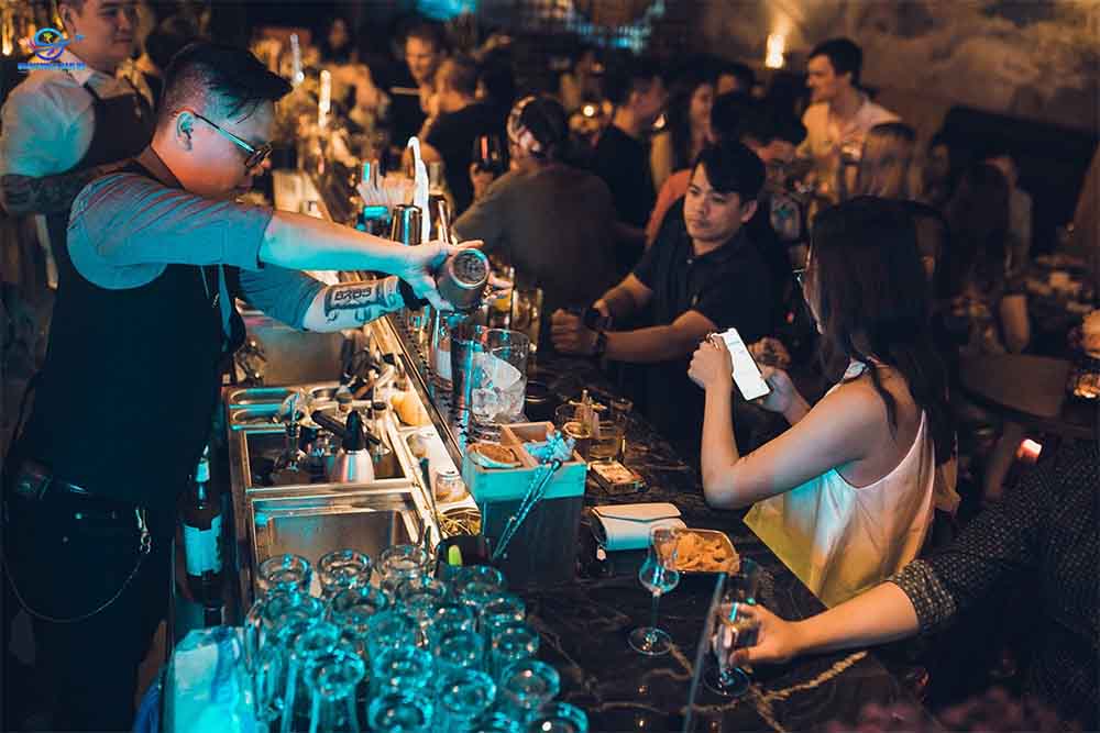 Quán bar sôi động tại Đà Nẵng