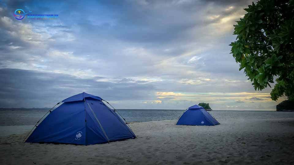 Cắm trại trên biển