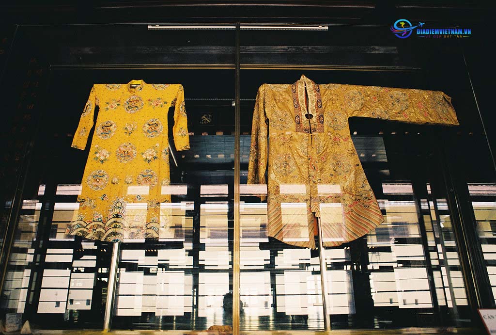 Trang phục vua chúa triều Nguyễn